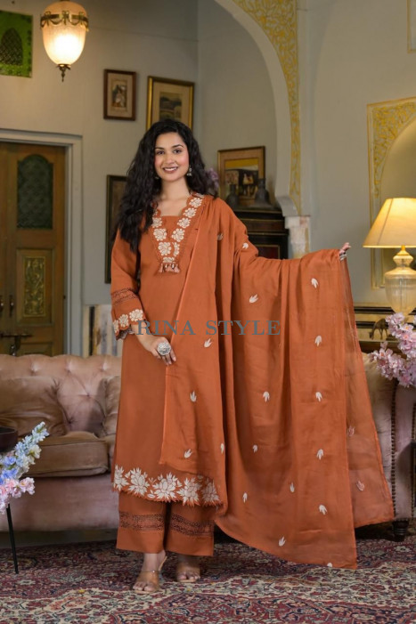 Elegant Straight Kurta 3-Piece Set with Machine Print & Embroidery Detailing